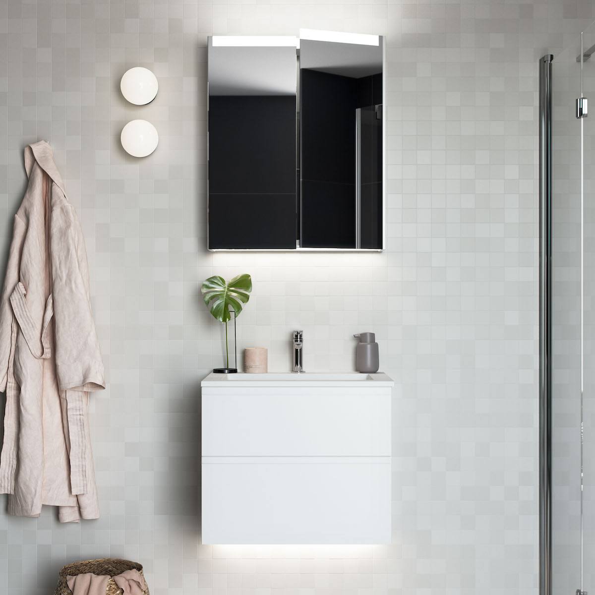 Inr-small-bathroom-viskan-grip-60-stenkomposit-sleek-stage-60.jpg-da-158463