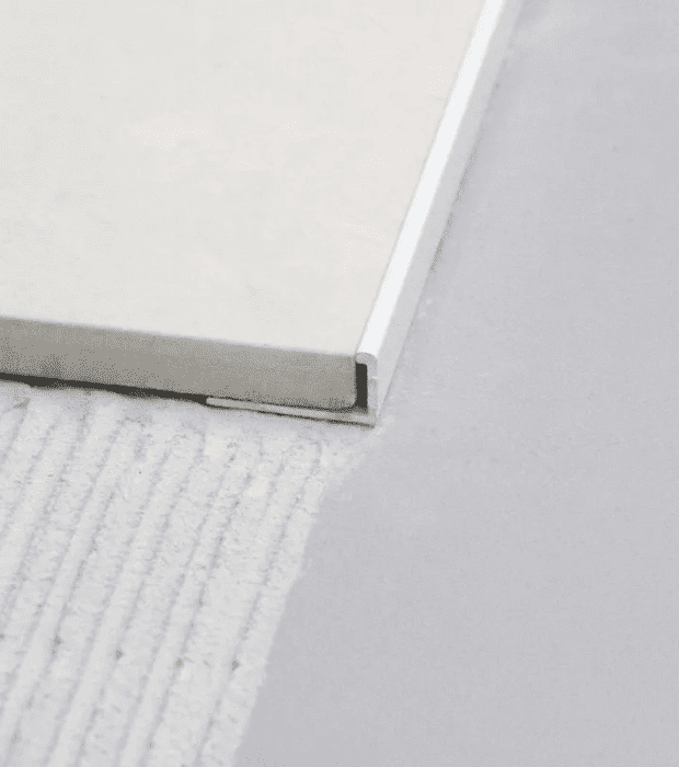 Afslutningsprofil til fliser blank hvid lige