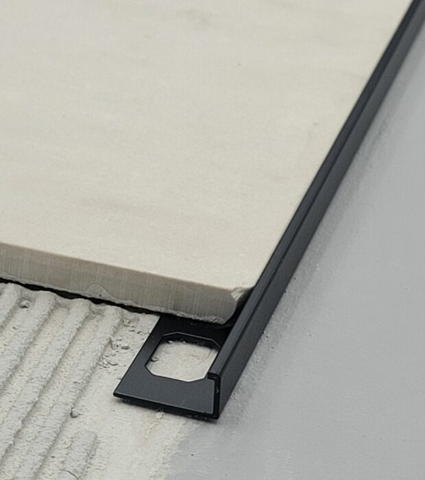 Afslutningsprofil til fliser mat sort lige