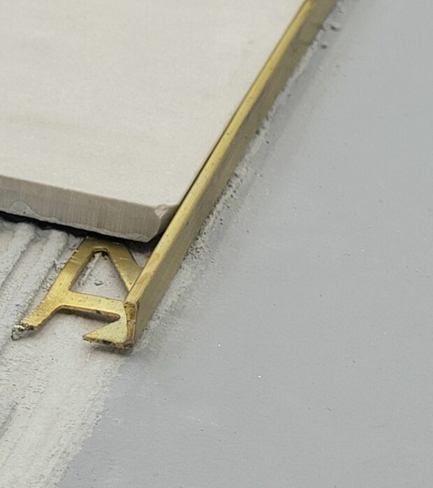 Afslutningsprofil til fliser - Messing Natur - 270 cm