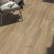 Fliser trælook udendørs closeup - Tundra Biondo - Saime Ceramiche - HL Keramik